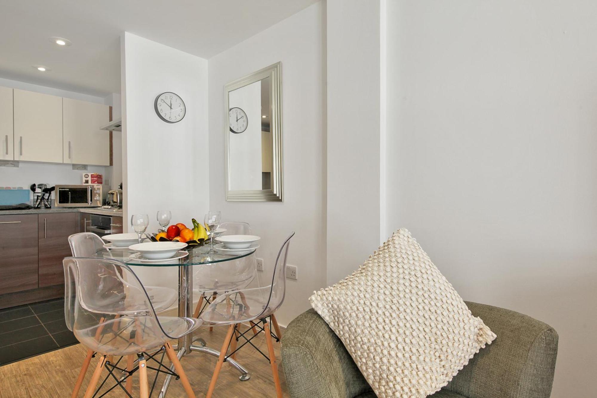 2 Bed Executive Apartment Next To Liverpool Street Free Wifi By City Stay Aparts ロンドン エクステリア 写真