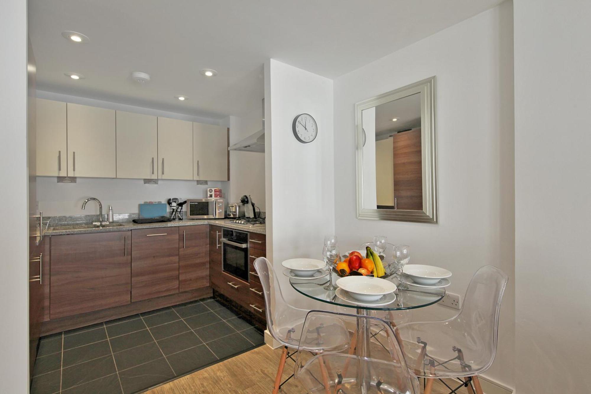 2 Bed Executive Apartment Next To Liverpool Street Free Wifi By City Stay Aparts ロンドン エクステリア 写真
