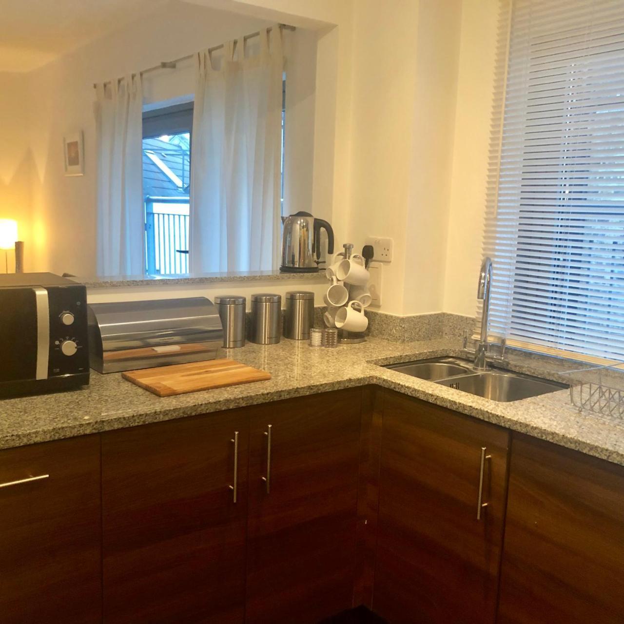 2 Bed Executive Apartment Next To Liverpool Street Free Wifi By City Stay Aparts ロンドン エクステリア 写真