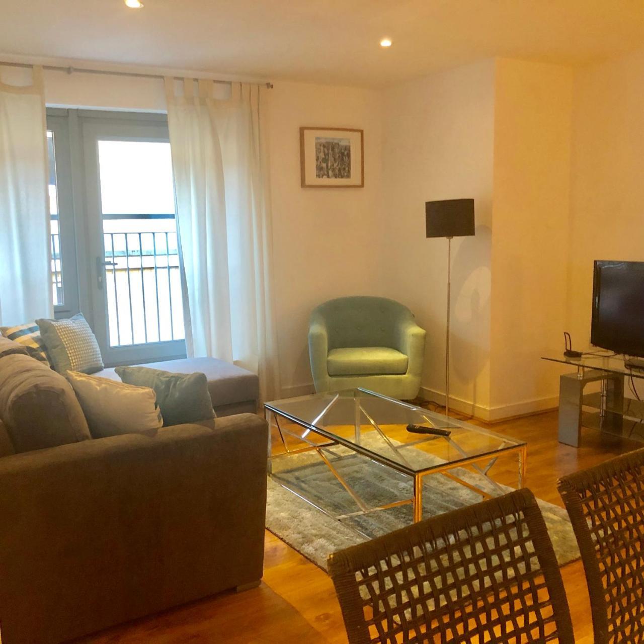 2 Bed Executive Apartment Next To Liverpool Street Free Wifi By City Stay Aparts ロンドン エクステリア 写真