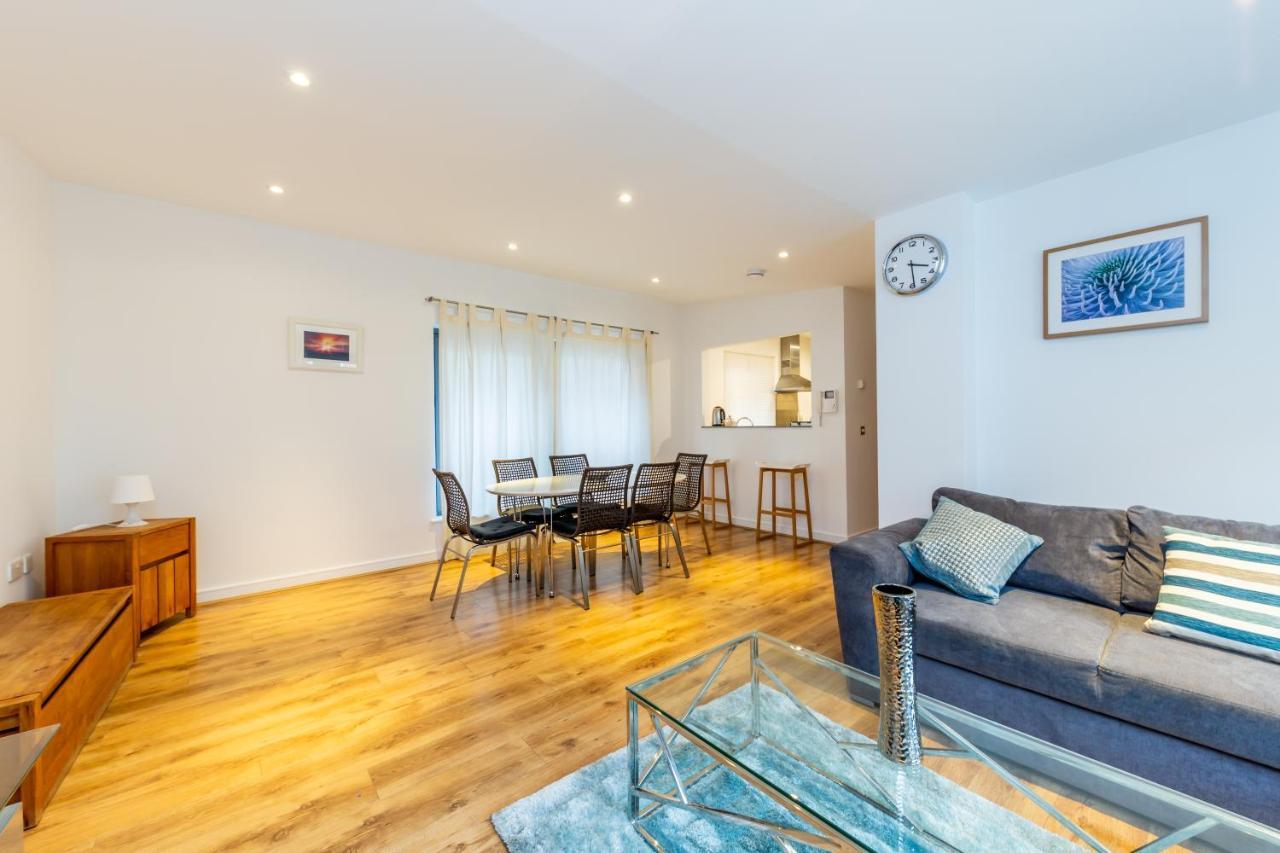 2 Bed Executive Apartment Next To Liverpool Street Free Wifi By City Stay Aparts ロンドン エクステリア 写真