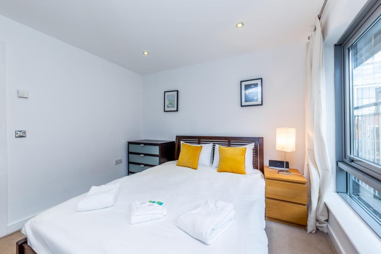 2 Bed Executive Apartment Next To Liverpool Street Free Wifi By City Stay Aparts ロンドン エクステリア 写真